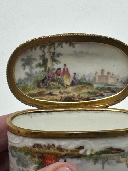 Double Snuff Box. European Porcelain. Landscape Scenes. 19th Century