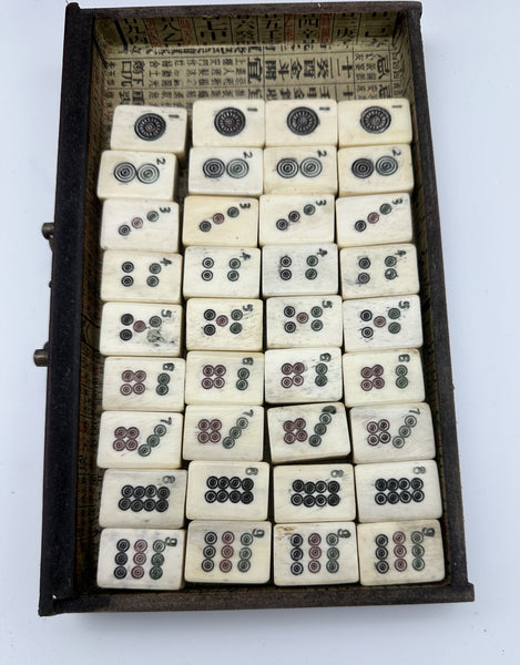 Chinese Mahjong Set Red and Gold Lacquer Box Complete 144 Tiles. Early 20th C