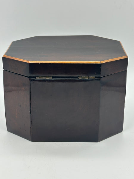 Octagonal Mahogany Tea Box Caddy. Yellow Pine Trim. Circa 1820