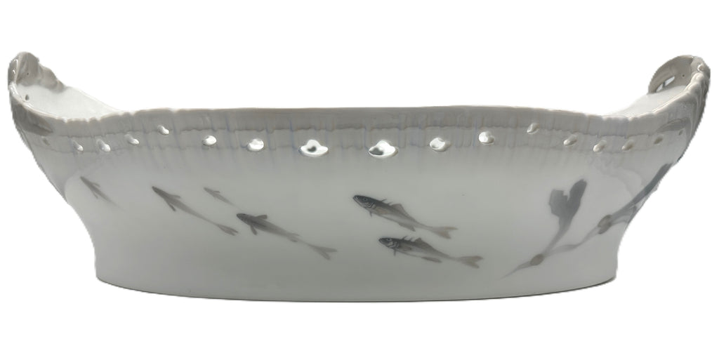 Large Oval Centerpiece Bowl. Royal Copenhagen Fish, Seaweed, Crab. 1889-1922