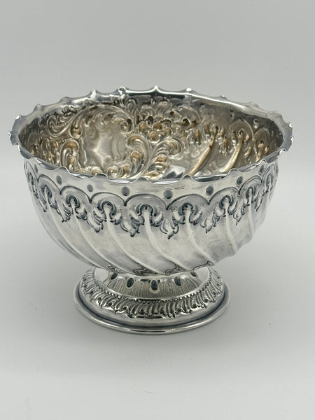 Footed Bowl. English Sterling Silver. Repousse Flowers. Sheffield 1903. 6" D