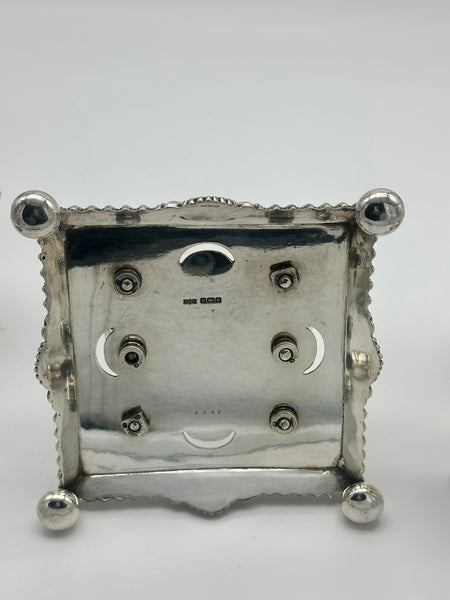 Egg Holder. English Sterling Silver. Sheffield 1905. Gadrooned and Shell Border.