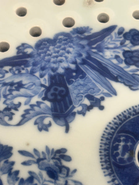 Large Serving Platter with Pierced Drain. Chinese Fitzhugh Blue and White. c1800