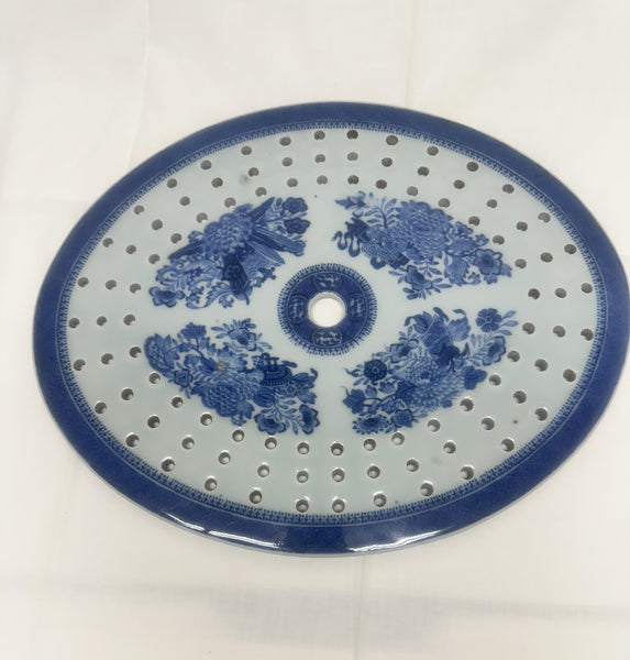Large Serving Platter with Pierced Drain. Chinese Fitzhugh Blue and White. c1800