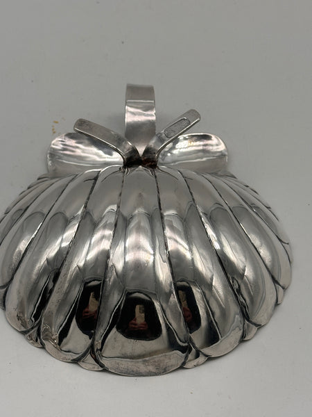 Shell Shaped Bowl with Bow Handle. Mexican Sterling Sanborns. 6 3/4". 242 grams